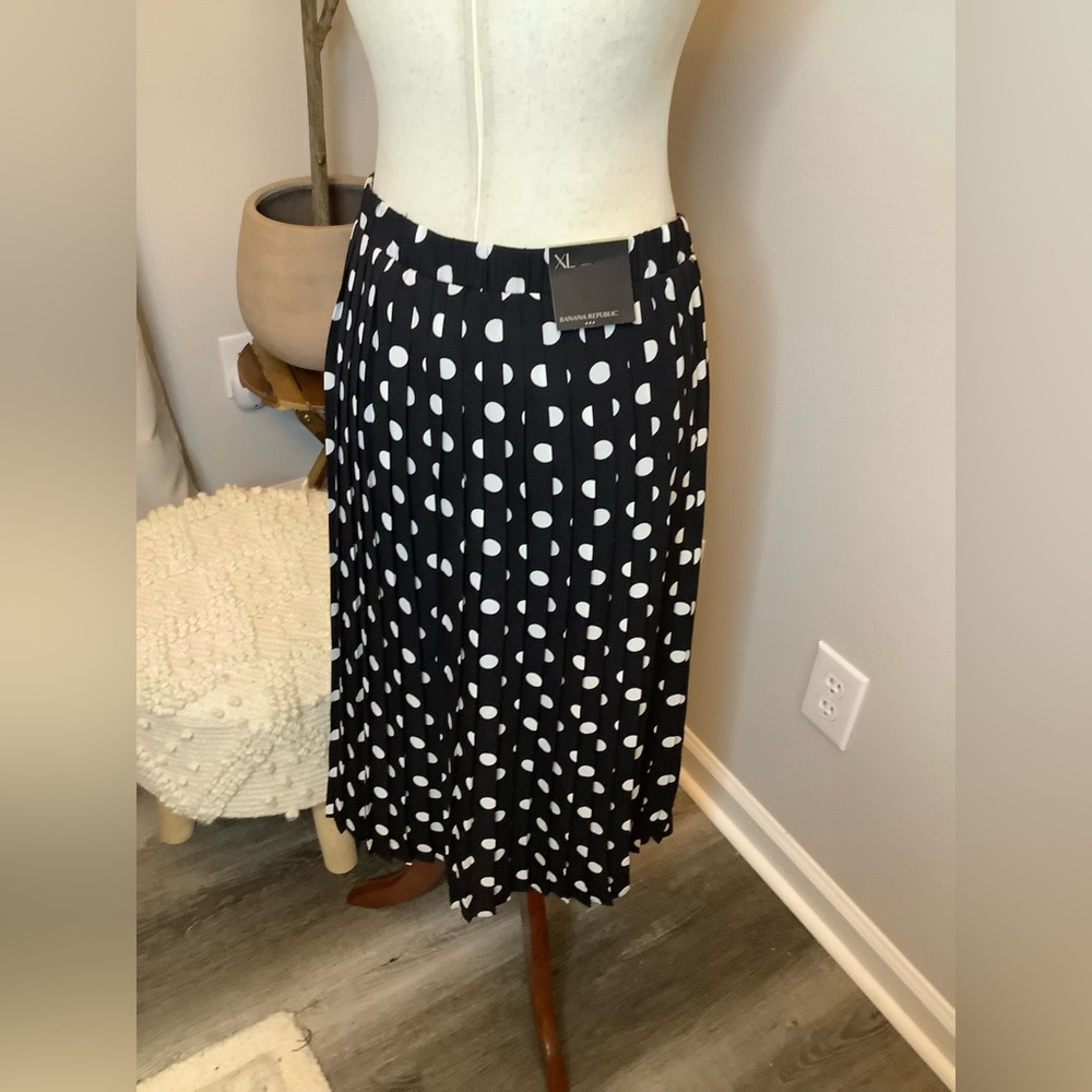 NWT BANANA REPUBLIC Black Dot Midi Knife Pleated Accordion Skirt  XL